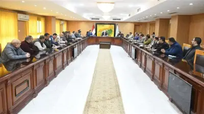 محافظ الفيوم يوجه بتكثيف الحملات الرقابية على الأسواق والمواقف ومحطات الوقود