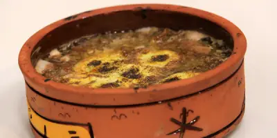 وصفات سحور رمضانية مميزة: طاجن فول بالبيض وطعمية بالجبنة الكريمي