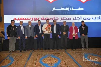 رئيس جامعة بورسعيد يؤكد حرصه على إعداد كوادر طلابية واعية ومؤثرة في المجتمع