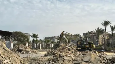 محافظ بورسعيد يعلن بدء تطوير شامل لكورنيش المدينة ومجمع المطاعم