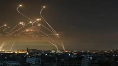 إيران تطلق رشقات صاروخية على إسرائيل تسبب دماراً واسعاً دون إصابات