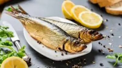 الرنجة المدخنة والعادية: اختلافات الطعم والتحضير وأهم النصائح الغذائية