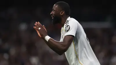 روديجر يثير الدهشة بتدليك ساق فالفيردي في احتفال غريب بهدف دوري الأبطال