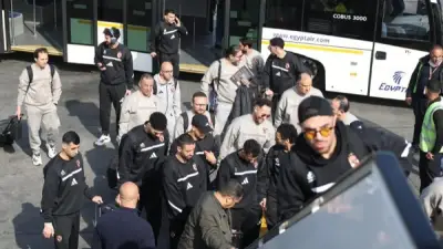 بعثة الأهلي تغادر إلى تونس استعدادًا لمواجهة الترجي في ربع نهائي دوري أبطال إفريقيا