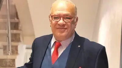 صلاح عبد الله يحذر من إدمان الهواتف: المحمول وسيلة تواصل وليس تباعد