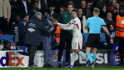 يويفا يفتح تحقيقًا تأديبيًا في حادثة نيتو مع جامع الكرات في دوري أبطال أوروبا