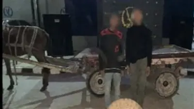 ضبط لصين بتهمة سرقة غطاء بلاعة صرف صحي بأسيوط بعد تداول فيديو على مواقع التواصل