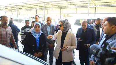 محافظ الوادي الجديد تتابع انتظام العمل بموقف الأقاليم والالتزام بالتعريفة الجديدة