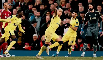 ليفربول يسقط في فخ التعادل أمام توتنهام بالدوري الإنجليزي