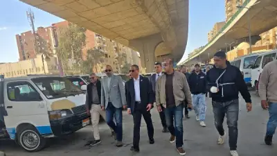 محافظ الجيزة يتفقد موقف المريوطية ويؤكد على تطبيق التعريفة الجديدة للسرفيس