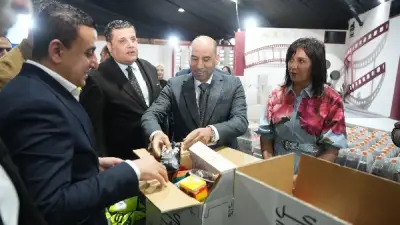 وزير العمل يشارك في تجهيز مساعدات رمضانية للأسر الأولى بالرعاية في مبادرة المنفذ