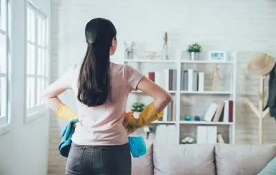 قبل العيد: نصائح عملية لتنظيف الجدران وإزالة البقع المستعصية بسهولة