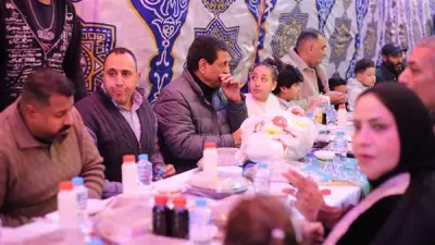 فاروق جعفر وأسامة عرابي يشاركان في مائدة إفطار المنيرة وسط أجواء رمضانية دافئة