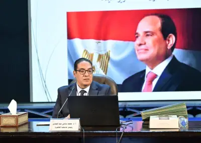 رئيس جامعة القاهرة يهنئ فريق قصر العيني بنجاح عملية استئصال ورم نادر من قلب مريض