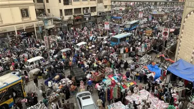 العتبة تتحول إلى كرنفال شعبي مفتوح مع اقتراب العيد في قلب القاهرة