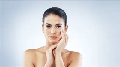 قناع طبيعي لتقشير وتنعيم الجسم قبل عيد الفطر: وصفة سحرية من خبيرة تجميل