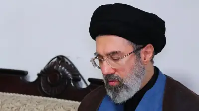 مجتبى خامنئي يهنئ الإيرانيين بانتصارات باهرة على أمريكا وإسرائيل ويدعو للوحدة الوطنية