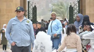 حديقة الأزهر بالقاهرة تستقطب الجاليات الأجنبية في ثاني أيام عيد الفطر المبارك