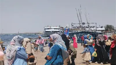 إقبال كبير على الرحلات النيلية في أسوان رغم تقلبات الطقس خلال ثالث أيام عيد الفطر