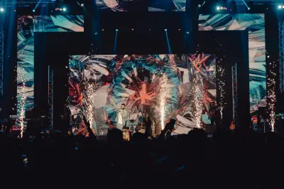 أحمد سعد يحيي حفلاً غنائياً في أبوظبي بمناسبة عيد الفطر بحضور جماهيري كبير