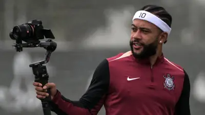 ميمفيس ديباي في قلب العاصفة: إصابة وشكوك حول مستقبله الدولي مع هولندا