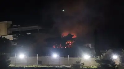 الكويت تتعامل مع حريق في خزان وقود بمطارها بعد استهدافه بطائرات مسيرة