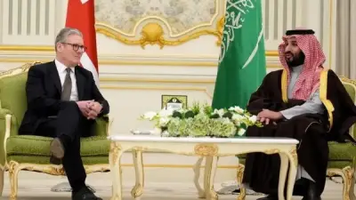 بريطانيا تدين الهجمات الإيرانية على السعودية وتؤكد دعمها الثابت في ظل التصعيد الإقليمي