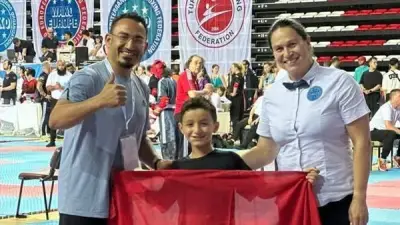 طفل أسيوط عبد الحافظ عمر يصنف ضمن أفضل لاعبي الكيك بوكسينج عالميًا