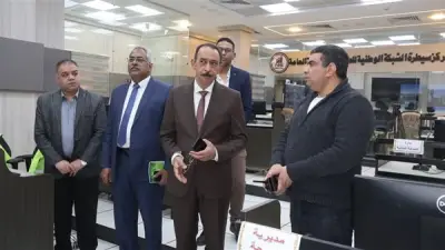 محافظ سوهاج يتابع الأحوال الجوية من مركز سيطرة الشبكة الوطنية للطوارئ