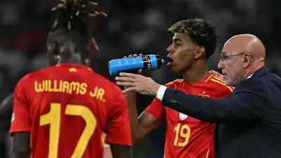 دي لا فوينتي: يامال مسح بعصا سحرية.. والكلاسيكو لا يؤثر على المنتخب الإسباني