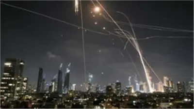 جيش الاحتلال الإسرائيلي يؤكد تصديه لصواريخ إيرانية استهدفت القدس ووسط إسرائيل