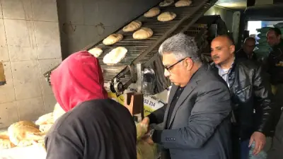 محافظ الدقهلية يتفقد مخابز طلخا ويؤكد صرف الحصص التموينية ومنع تجميع البطاقات