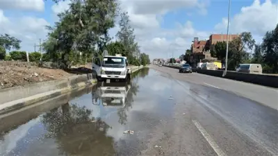 استمرار جهود رفع مياه الأمطار من الطريق الزراعي في القليوبية لضمان السيولة المرورية