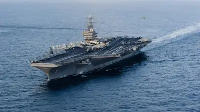 إصابة بحار أمريكي على متن حاملة الطائرات أبراهام لينكولن في بحر العرب