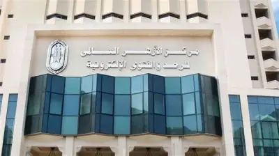 الأزهر يوضح حكم الصلاة بالملابس المتسخة بطين الأمطار ويجيب عن التيمم للبرد