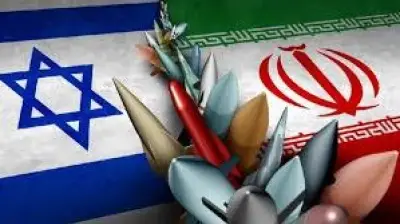 خبير استراتيجي يحذر من مخطط أمريكي إسرائيلي لتوريط الخليج في صراع نووي مع إيران