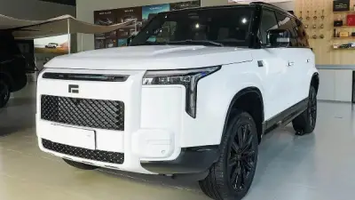 روكس أداماس تدخل المنافسة في عالم سيارات الدفع الرباعي الكهربائية بمدى قيادة مذهل