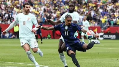 برشلونة يتلقى ضربة موجعة بإصابة رافينيا في مباراة البرازيل وفرنسا