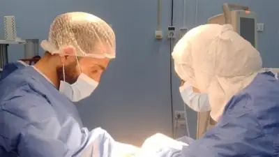 نجاح جراحة دقيقة بمستشفى دكرنس العام لإنقاذ مريض من كسور معقدة بالوجه