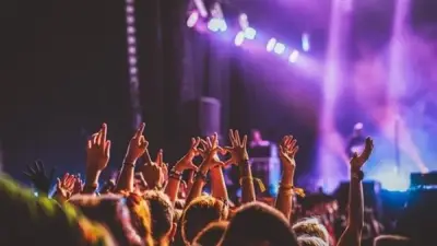 أضواء خافتة ومسارح صامتة: تراجع حفلات الموسيقى المستقلة في مصر يثير تساؤلات حول المستقبل