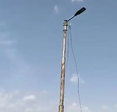 كشف ملابسات سرقة أسلاك أعمدة الإنارة بقرية منية النصر في الدقهلية