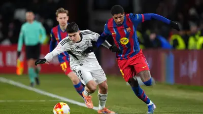 شروط فليك الصارمة لراشفورد: تطوير الأداء أو الرحيل من برشلونة