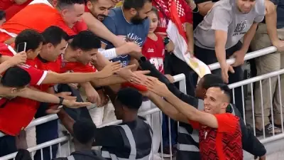 لقطة مؤثرة لناصر منسي مع جماهير الزمالك بعد الفوز على السعودية.. وتصريحات حول مستقبله