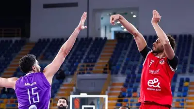الأهلي يهزم الاتصالات في كرة السلة ويقترب من نهائي دوري السوبر