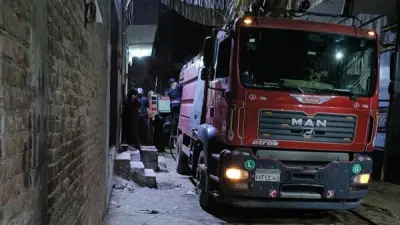 نيابة شبرا الخيمة تنتدب المعمل الجنائي لفحص أسباب حريق مخزن الفوم