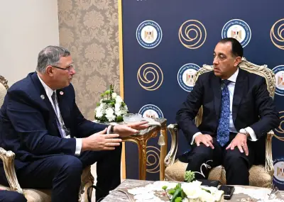 مدبولي لرئيس توتال إنرجيز: ندعم جهود جذب المزيد من الاستثمارات في البحث والاستكشاف