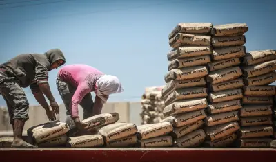 أسعار الأسمنت تشهد استقراراً ملحوظاً في الأسواق المصرية اليوم الثلاثاء