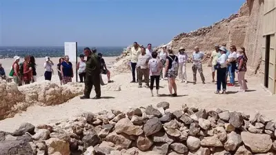 انتعاش ملحوظ للسياحة في المنيا مع توافد أفواج أجنبية متعددة الجنسيات لزيارة الآثار