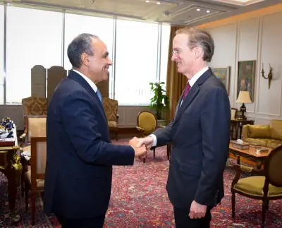 وزير الخارجية المصري يبحث تعزيز التعاون الاقتصادي والتجاري مع الاتحاد الأوروبي