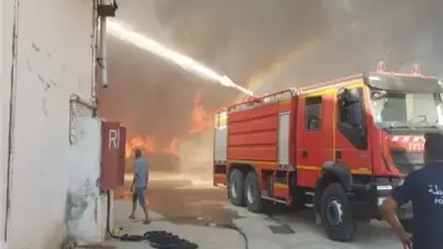 حريق مفاجئ يلتهم كابينة نقل بعلم الروم دون وقوع إصابات بشرية